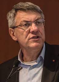 Anti Renzi act/Ennesima umiliazione di Schlein ai riformisti (e i riformisti fischiettano)